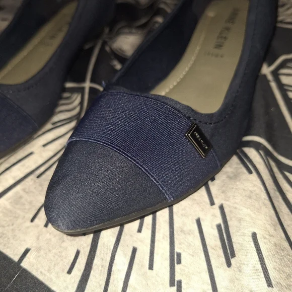 NWOB ANNE KLEIN I FLEX DARK NAVY BLUE SZ  81/2 OLEESA FLATS - Picture 3 of 11